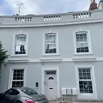 3 Bedroom Self Contained Ground Floor Flat With Parking
