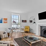2 Bed- Churchill\'S Residence