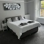 Large 1 Bedroom Flat With Private Parking