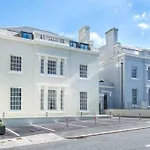 Charming Apartment Barbican/Hoe Parking,Courtyard!