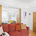 Hoe Park House, Historic Gem, Parking, Pet Friendly, Close To Stunning Coastline & Eateries