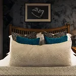 Rwy Suite007 Luxury Signature Apartment With Sea View & Optional Parking