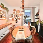Bright And Cosy, Central 3 Bedroom Home