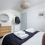 2 Bed - Penthouse The Gatehouse By Pureserviced