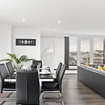 City Centre Penthouse - Weekend Getaway