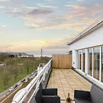 City Centre Penthouse - Weekend Getaway