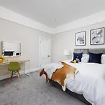 The Executive - Central Plymouth House - Sleeps 8 - Habita Property