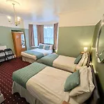 The George Guest House