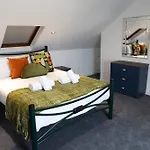 Spacious Home From Home In Plymouth
