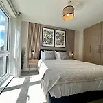 The Cosy, Exceptional One Bed Apartment With Free Parking