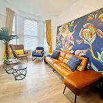 Stylish City Living 2 Bedroom Apartment