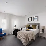 Stunning Penthouse Apartment - Sea View - Plymouth - Parking - By Habita Property