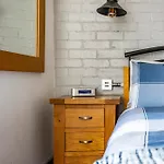Barbican - Historic - Pets Ok - Parking - 5 Guests