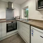 Luxury Studio Apartment By The Station
