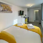 Luxury Studio Apartment By The Station