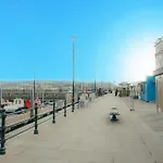 \'Hidden Jewel\' City Centre + Free Parking
