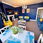 Spacious Central And Chic 65 Tv