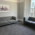 Stylish 2 Bedroom Maisonette