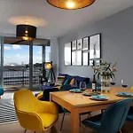 Plymouth Penthouse Apartment-Sea View-Sleeps 7- Habita Property