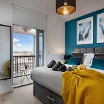Plymouth Penthouse Apartment-Sea View-Sleeps 7- Habita Property