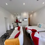 Foxhouse Studio Apartments