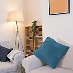 Spacious 2 Bed Flat In Central Plymouth