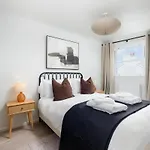 Luxury Penthouse 2 Bed Apartment
