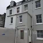 Harbour Court A