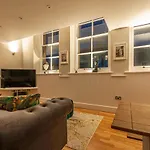 Airstay Premium Apartment