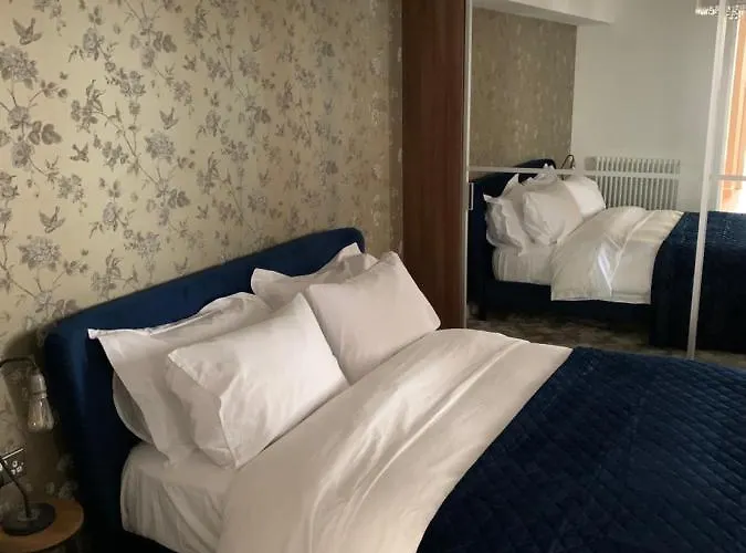 Mitre Court Holiday Home