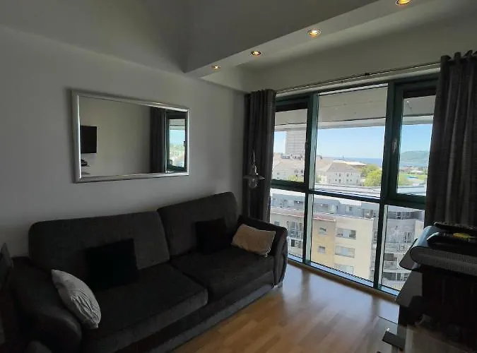 Ocean Crescent Plymouth City Centre Penthouse Level Over 25\'S Only