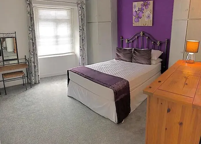 The Retreat @ The Old Smithy, Colebrook Village