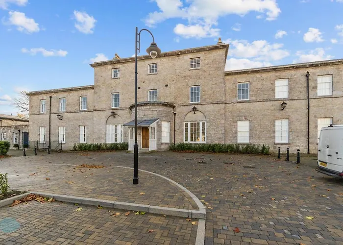 2 Bed- Churchill\'S Residence