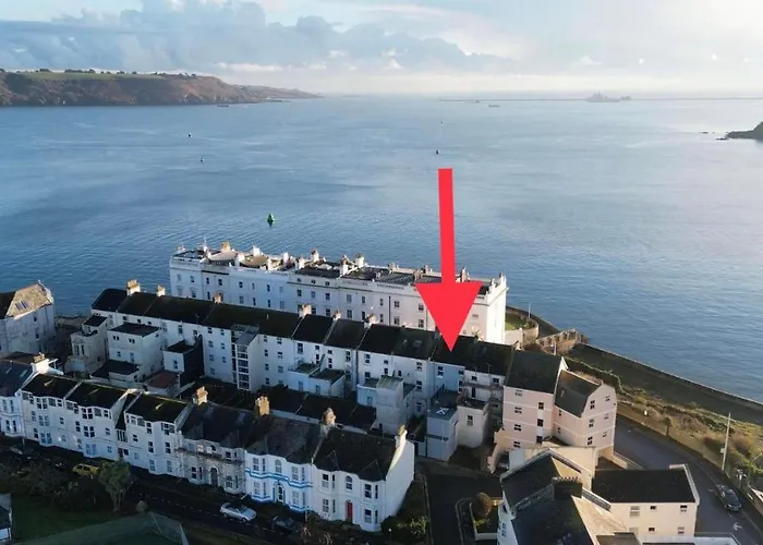 Apartment On The Hoe & Coastal Path With Free Parking