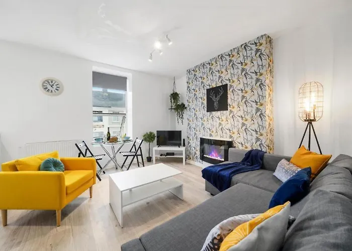 Fashionable Apartment In Plymouth - Sleeps 4