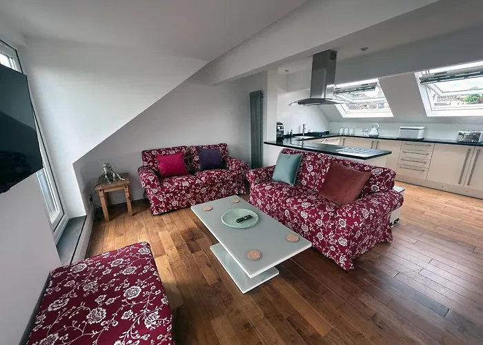 Seascape Penthouse With Free Parking