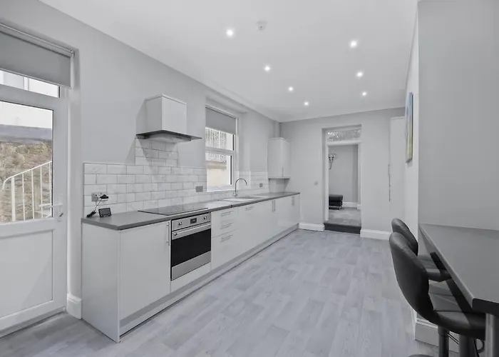 Brand New Huge 2 Bedroom Ground Floor Flat