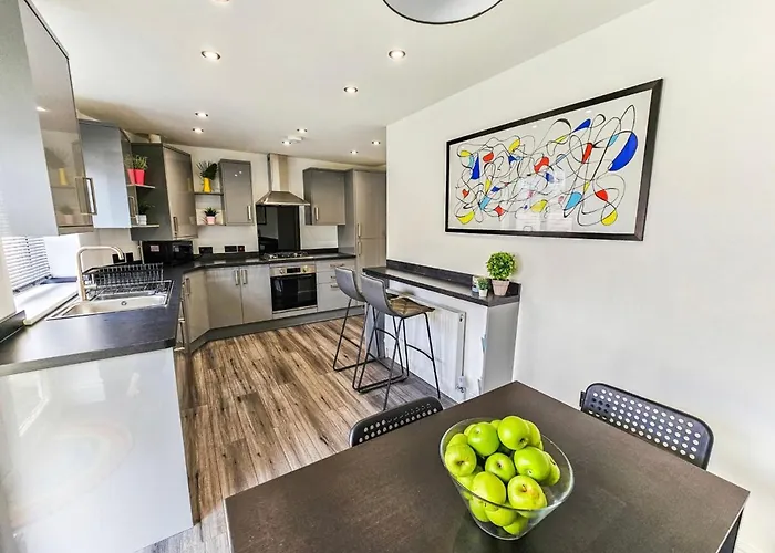 Two Bedroom Detached Modern Bungalow Close To Plymouth Argyle Fc
