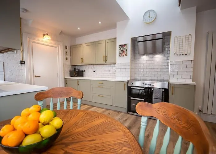 4-Bed Botanical Retreat