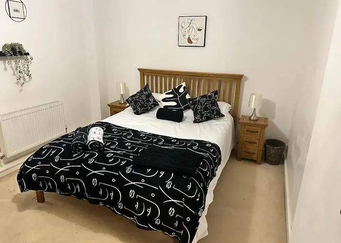 The Raleigh Apartment Central Plymouth 2 Bedroom