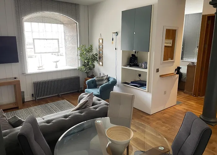 Cozy Coastal Apartment