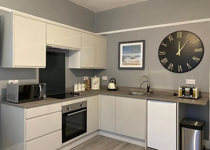 Beautiful Holiday Home Near Plymouth For 4