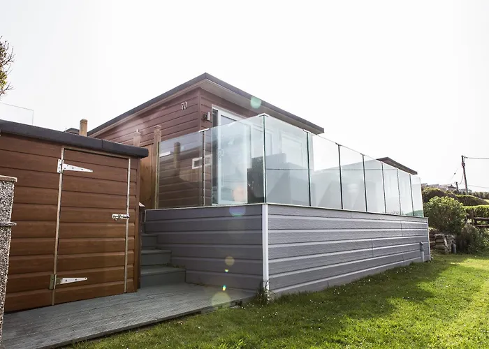 2 Bedroom Chalet With Sea Views