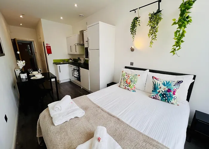 Fox House Studios, Aparthotel