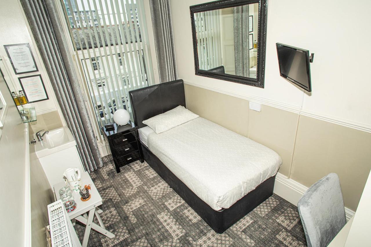 Jewells Guest 4*