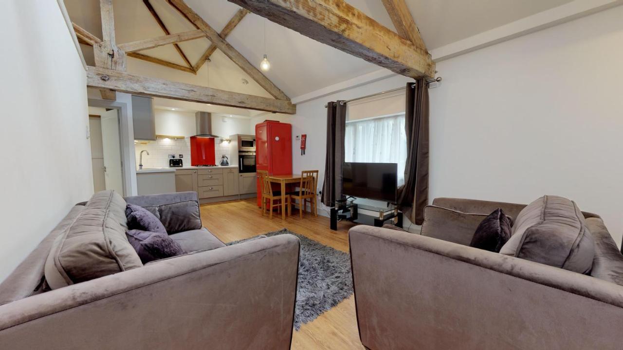 Custom House 2 Bed Apartments, The Barbican, Apartment *