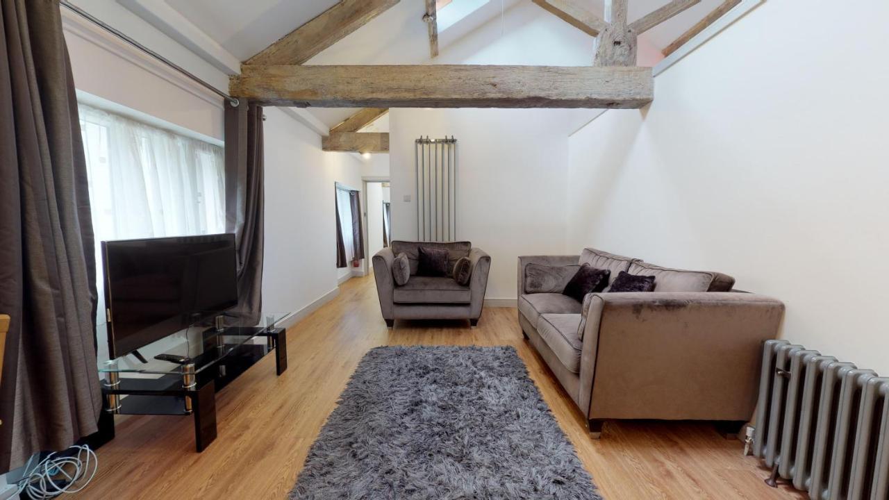 Custom House 2 Bed Apartments, The Barbican, *