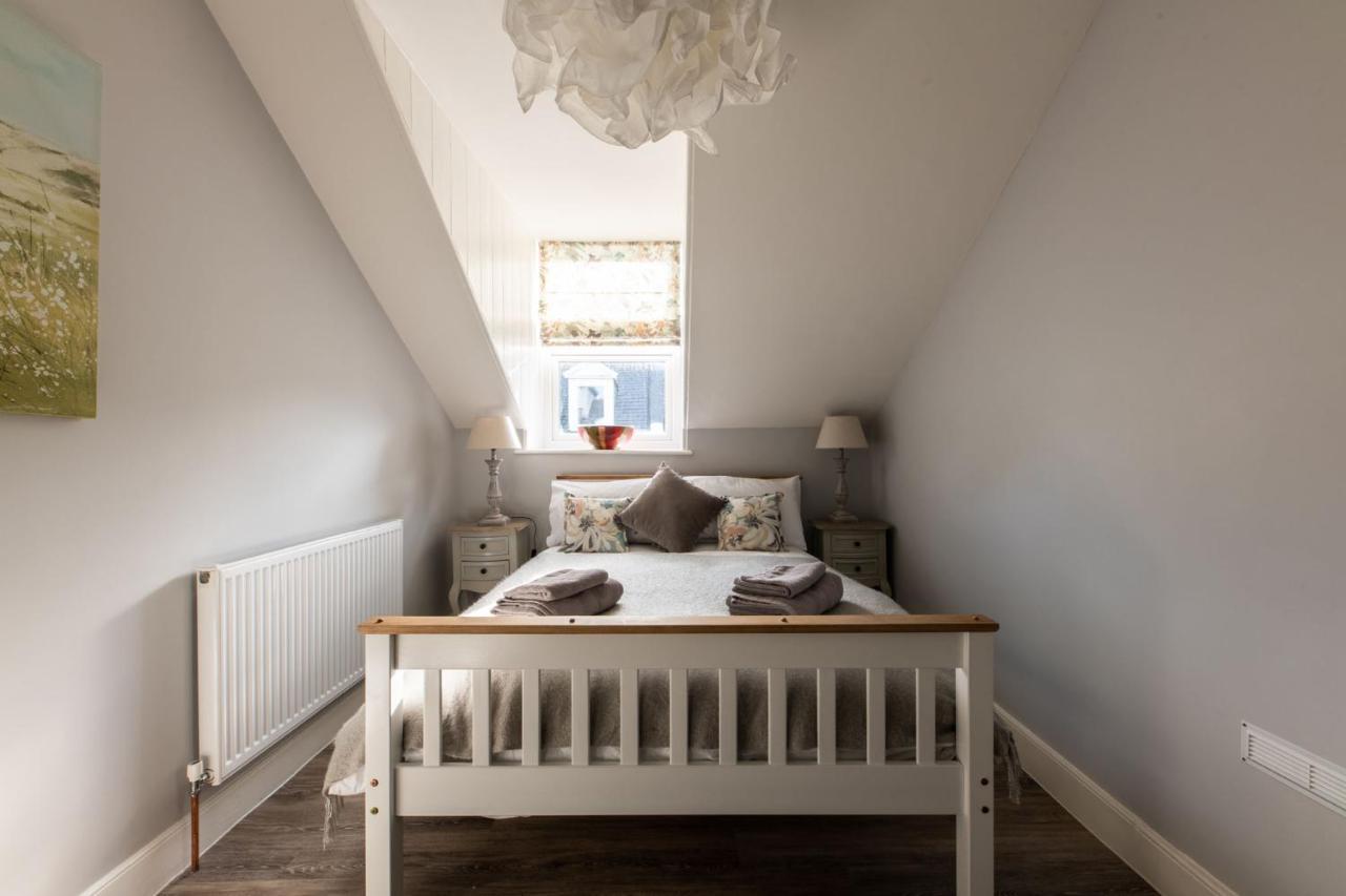 2 Sussex Place *