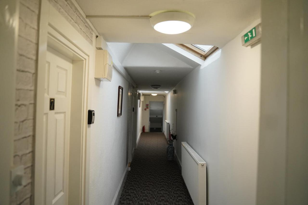Serviced Apartment *