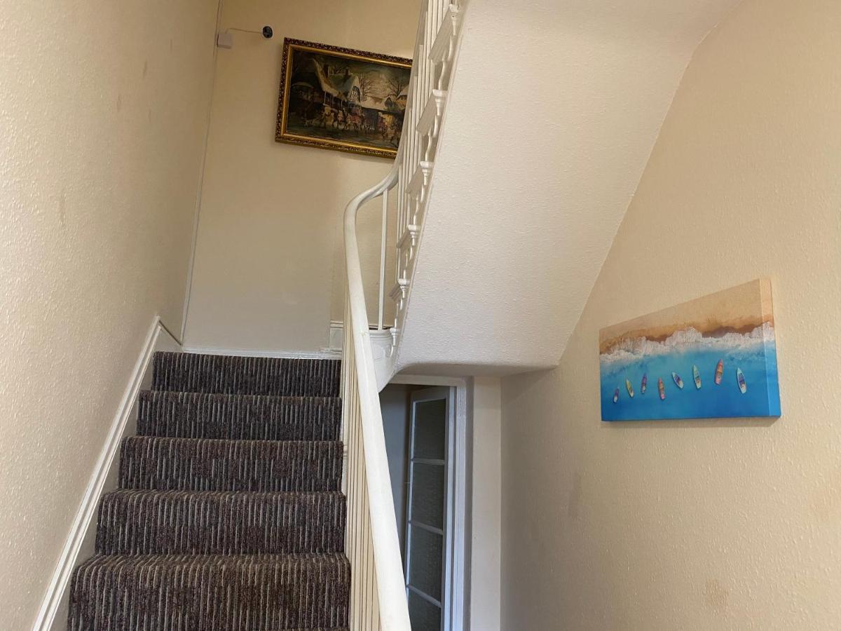 Serviced Apartment *